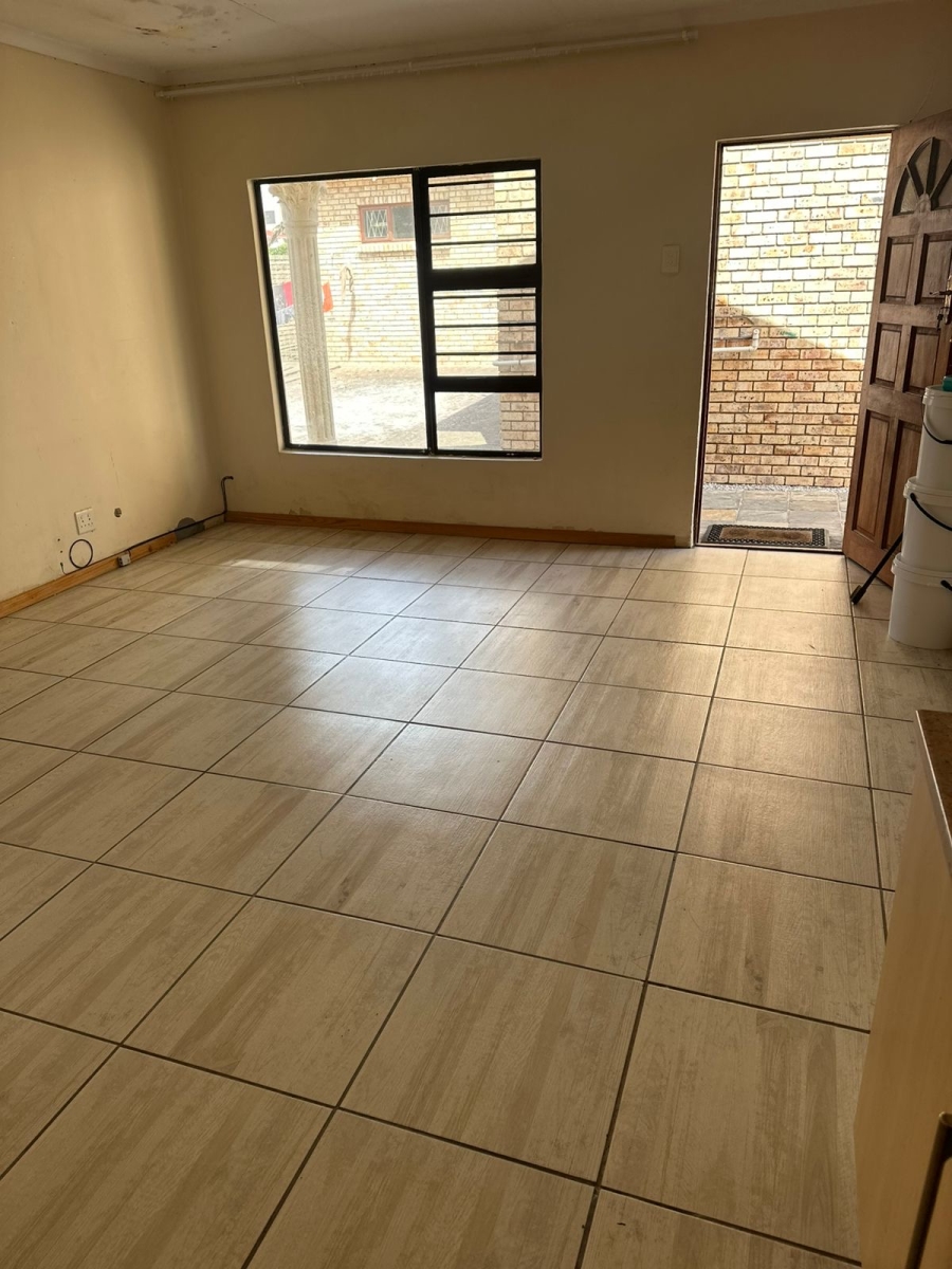5 Bedroom Property for Sale in Overbaakens Eastern Cape